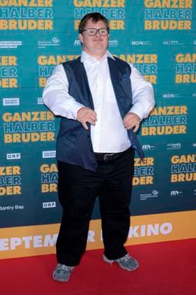 Nico Randel bei der Premiere des Kinofilms Ganzer halber Bruder im Cinedom. Köln, 15.09.2025