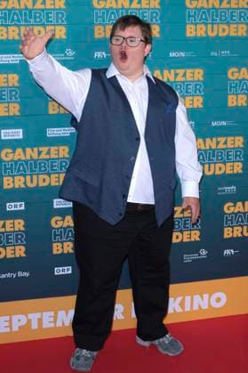 Nico Randel bei der Premiere des Kinofilms Ganzer halber Bruder im Cinedom. Köln, 15.09.2025