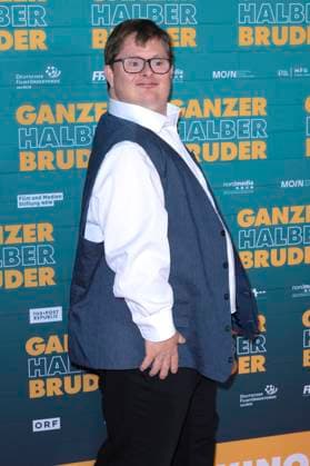 Nico Randel bei der Premiere des Kinofilms Ganzer halber Bruder im Cinedom. Köln, 15.09.2025