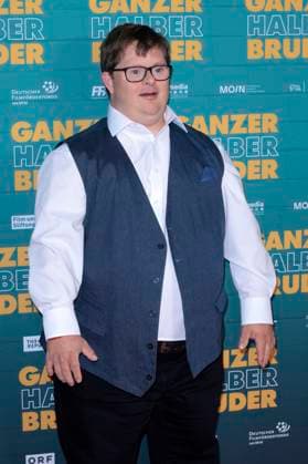 Nico Randel bei der Premiere des Kinofilms Ganzer halber Bruder im Cinedom. Köln, 15.09.2025