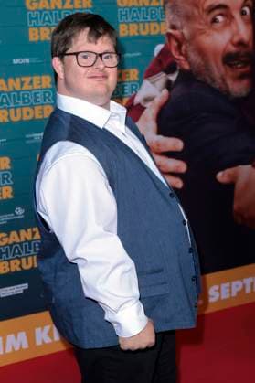 Nico Randel bei der Premiere des Kinofilms Ganzer halber Bruder im Cinedom. Köln, 15.09.2025