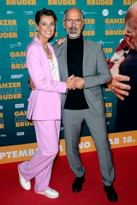 Christoph Maria Herbst mit Ehefrau Gattin Gisi Herbst bei der Premiere des Kinofilms Ganzer halber Bruder im Cinedom. Köln, 15.09.2025