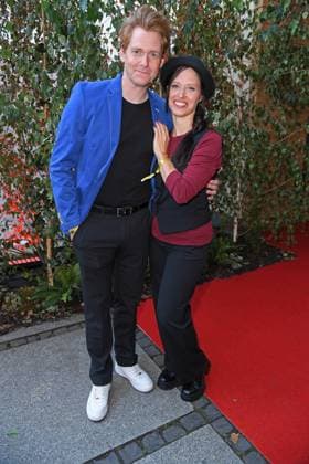 Johannes Heinrichs mit Freundin Nadja Jo Klapper bei der Weltpremiere des Amazon MGM Studios Film DER TIGER im Kino in der Kulturbrauerei in Berlin am 15.09.2025