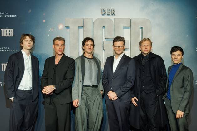 Weltpremiere - Der Tiger - Yoran Leicher, David Schütter, Laurence Rupp, Dennis Gansel, Leonard Kunz und Sebastian Urzendowsky bei der Weltpremiere Der Tiger im Kino in der Kulturbrauerei am 15.09.2025 in Berlin. Copyright: xEventpressxKochanx