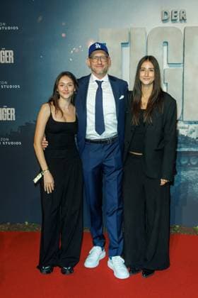 Weltpremiere - Der Tiger - Emily Kusche, Frank Kusche und Marla Kusche bei der Weltpremiere Der Tiger im Kino in der Kulturbrauerei am 15.09.2025 in Berlin. Copyright: xEventpressxKochanx