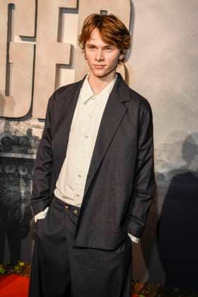 abb Yoran Leicher zu Gast auf dem roten Teppich bei der Welt Premiere des Amazon Films Der Tiger im Kino in der Kulturbrauerei, Berlin am 15.09.2025
