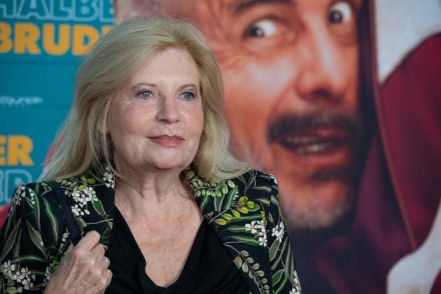 Sabine POSTEL, Schauspielerin, Roter Teppich, Red Carpet Show, Ankunft, arrival, Filmpremiere GANZER HALBER BRUDER am 15.09.2025 im Cinedom-Kino in Koeln,