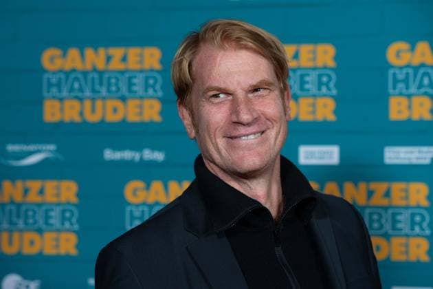 Enno KALISCH, Schauspieler, Roter Teppich, Red Carpet Show, Ankunft, arrival, Filmpremiere GANZER HALBER BRUDER am 15.09.2025 im Cinedom-Kino in Koeln,