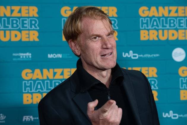Enno KALISCH, Schauspieler, Roter Teppich, Red Carpet Show, Ankunft, arrival, Filmpremiere GANZER HALBER BRUDER am 15.09.2025 im Cinedom-Kino in Koeln,