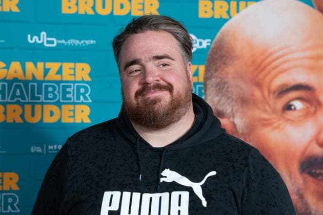 Tristan SEITH, Schauspieler, Roter Teppich, Red Carpet Show, Ankunft, arrival, Filmpremiere GANZER HALBER BRUDER am 15.09.2025 im Cinedom-Kino in Koeln,