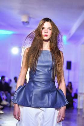 Mercedes-Benz Fashion Week in Madrid, Spain - 16 Sept 2025 A model walks the runway wearing a design by E.R.A.X. during Mercedes-Benz Fashion Week in IFERMA. Madrid Spain Copyright: xAtilanoxGarciax xSOPAxImagesx FOTO48031