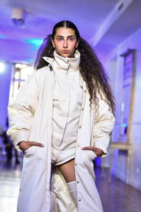 Mercedes-Benz Fashion Week in Madrid, Spain - 16 Sept 2025 A model walks the runway wearing a design by E.R.A.X. during Mercedes-Benz Fashion Week in IFERMA. Madrid Spain Copyright: xAtilanoxGarciax xSOPAxImagesx FOTO48045