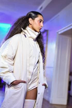 Mercedes-Benz Fashion Week in Madrid, Spain - 16 Sept 2025 A model walks the runway wearing a design by E.R.A.X. during Mercedes-Benz Fashion Week in IFERMA. Madrid Spain Copyright: xAtilanoxGarciax xSOPAxImagesx FOTO48046