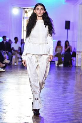 Mercedes-Benz Fashion Week in Madrid, Spain - 16 Sept 2025 A model walks the runway wearing a design by E.R.A.X. during Mercedes-Benz Fashion Week in IFERMA. Madrid Spain Copyright: xAtilanoxGarciax xSOPAxImagesx FOTO48049