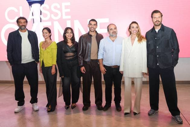 Classe Moyenne Premiere Ramzy Bedia, Noee Abita, Mahia Zrouki, Sami Outalbali,Antony Cordier, Elodie Bouchez and Laurent Lafitte attending the Classe Moyenne Premiere at the Pathe Palace cinema in Paris, France on September 16, 2025. Photo by Aurore Marechal ABACAPRESS.COM Paris France  Copyright: xMarechalxAurore ABACAx