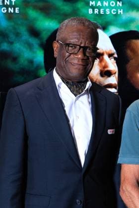 Muganga Premiere - Paris 2018 Nobel Peace Prize winner, Dr. Denis Mukwege attends the photocall for the premiere of Muganga held at the UGC Les Halles in Paris, France on September 16, 2025. Photo by David Boyer ABACAPRESS.COM Paris France  Copyright: xBoyerxDavid ABACAx