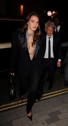 LONDON , ENGLAND - One battle after the other UK Premier After Show Party - LONDON , ENGLAND - One battle after the other UK Premier After Show Party Sean Penn picture of arriving at the Aftershow party for the UK Premier of one battle after another Please use Byline: James James Smart Pictures Think Pictures think Smart GOT A TIP STORY? CALL OR E-MAIL TEAM SMART Ed@smartpictures.co.uk Mary@smartpictures.co.uk info@smartpictures.co.uk web site:smartpictures.co.uk Office :Telephone: +44 7956 245606 picture of arriving at the Aftershow party for the UK Premier of one battle after another in London, England. Please use Byline: Smart Pictures Think Pictures think Smart GOT A TIP STORY? CALL OR E-MAIL TEAM SMART Ed@smartpictur  Copyright: xJamesx xAvalonx 1037944436