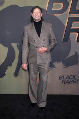 Troy Kotsur bei der Premiere der Netflix Miniserie Black Rabbit im SVA Theater. New York, 16.09.2025