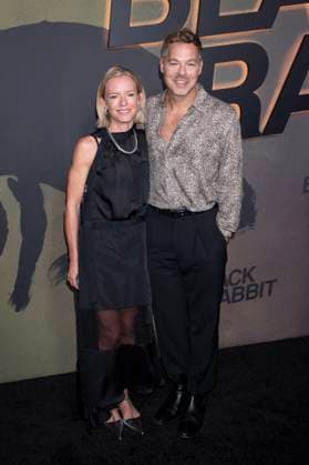Kate Susman und Zach Baylin bei der Premiere der Netflix Miniserie Black Rabbit im SVA Theater. New York, 16.09.2025
