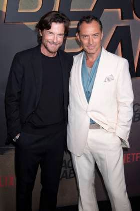 Jason Bateman und Jude Law bei der Premiere der Netflix Miniserie Black Rabbit im SVA Theater. New York, 16.09.2025