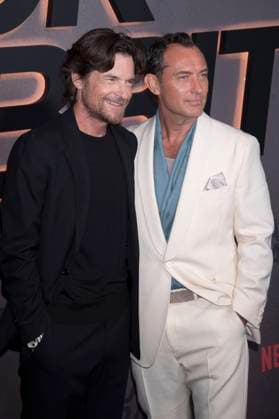 Jason Bateman und Jude Law bei der Premiere der Netflix Miniserie Black Rabbit im SVA Theater. New York, 16.09.2025