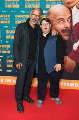 Christoph Maria Herbst und Nico Randel bei der Premiere des Kinofilms Ganzer halber Bruder im Astor Grand Cinema. Hannover, 16.09.2025