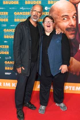 Christoph Maria Herbst und Nico Randel bei der Premiere des Kinofilms Ganzer halber Bruder im Astor Grand Cinema. Hannover, 16.09.2025