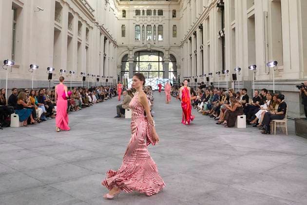 Silvia Tcherassis fashion show at MBFW Madrid Models during the fashion show of designer Silvia Tcherassi, at the 82nd edition of Mercedes Benz Fashion Week Madrid, at the Palacio de Cibeles, on September 17, 2025, in Madrid Spain This years edition will be held from September 17 to 21 and commemorates the 40th anniversary of the catwalk Silvia Tcherassi is the first designer invited to MBFW Madrid The Colombian fashion designer is considered one of the most successful fashion designers in the world Tcherassi received yesterday the International Designer Award during the first edition of this award 17 SEPTEMBER 2025 Jesús Hellí Espana  Copyright: xJesusxHellinx 6960424
