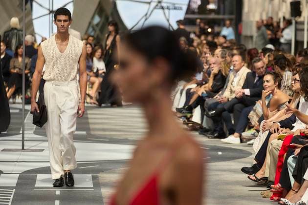 Pedro del Hierro fashion show at MBFW Madrid A model during the fashion show of designer Pedro del Hierro, at the 82nd edition of Mercedes Benz Fashion Week Madrid, at the Cibeles Palace, on September 17, 2025, in Madrid Spain This years edition is held from September 17 to 21 and commemorates the 40th anniversary of the runway Pedro del Hierro is a Spanish fashion brand for women and men, which adapts to the lifestyle and needs of society 17 SEPTEMBER 2025 Jesús Hellí Madrid Madrid Madrid Spain  Copyright: xJesusxHellinx 6961198
