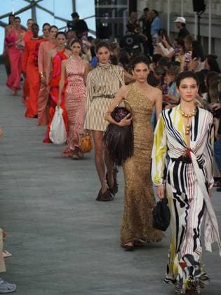 Silvia Tcherassi Fashion Show At Mercedes-Benz Fashion Week 2025 A fashion show by designer Silvia Tcherassi takes place at the Cibeles Palace during Mercedes-Benz Fashion Week in Madrid, Spain, on September 17. Madrid Madrid Spain  Copyright: xAaronxHerediax originalFilename: herediasanchez-silviatc250917_npZgF.jpg