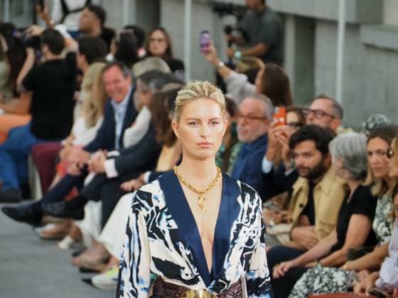 Silvia Tcherassi Fashion Show At Mercedes-Benz Fashion Week 2025 A fashion show by designer Silvia Tcherassi takes place at the Cibeles Palace during Mercedes-Benz Fashion Week in Madrid, Spain, on September 17. Madrid Madrid Spain  Copyright: xAaronxHerediax originalFilename: herediasanchez-silviatc250917_npYsf.jpg