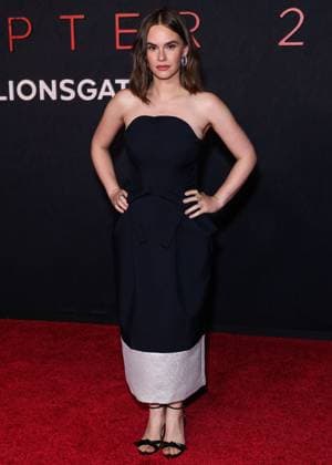 World Premiere Of Lionsgate s The Strangers - Chapter 2 American actress Ema Horvath arrives at the World Premiere Of Lionsgate s The Strangers - Chapter 2 held at AMC Century City 15 at Westfield Century City in Century City, Los Angeles, California, United States. AMC Century City 15 at Westfield Century City, Century City, Los Angeles, California, USA California United States  Copyright: xImagexPressxAgencyx originalFilename: collin-worldpre250917_npgEj.jpg