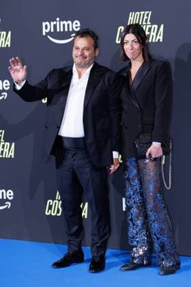 News - Photocall - HOTEL COSTIERA Antonio Gerardi and his wife attend the Photocall of the movie HOTEL COSTIERA on september 17, 2025 at Cinema The Space, Rome, Italy Rome Cinema Moderno-The Space Italy Copyright: xEmanuelaxVertollix xLiveMediax LPN_2034424