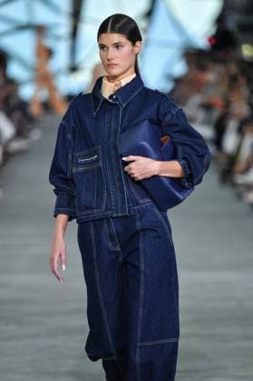 Mercedes-Benz Fashion Week de Madrid - 17 Sep 2025 A model walks the runway wearing a design by Simorra during the Mercedes-Benz Fashion Week de Madrid in IFERMA. Madrid Spain Copyright: xAtilanoxGarciax xSOPAxImagesx FOTO48396