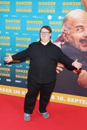 Kinopremiere - Ganzer halber Bruder - in Hamburg Nico Randel, Premierentour Ganzer halber Bruder , Holi Kino Hamburg, 17.09.2025 Copyright: xEventpressxBecherx
