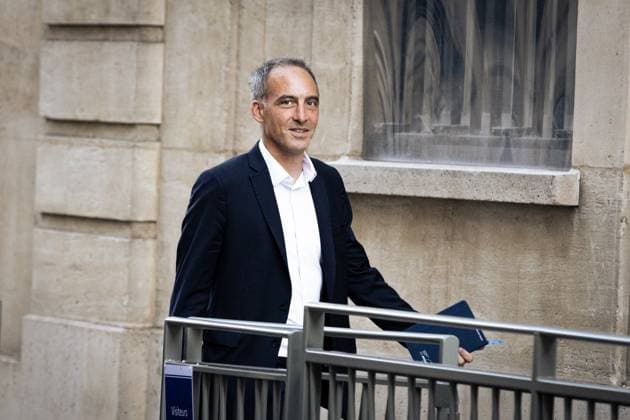 Sebastien Lecornu Met With Raphael Glucksmann At The Hotel Matignon, In Paris Raphael Glucksmann, Co-president of the French centre-left Place Publique (PP) party, arrives at the Hotel Matignon in Paris, France, on September 17, 2025, for a meeting with the new French Prime Minister Sebastien Lecornu. Paris Paris France  Copyright: xTelmoxPintox originalFilename: pinto-sebastie250917_npMXQ.jpg