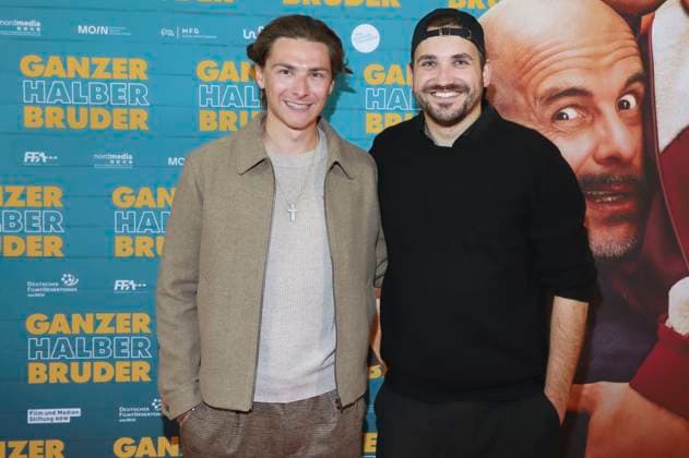 Max Suhr und Christopher Schmidt bei der Premiere des Kinofillms Ganzer halber Bruder im Holi Kino. Hamburg, 17.09.2025