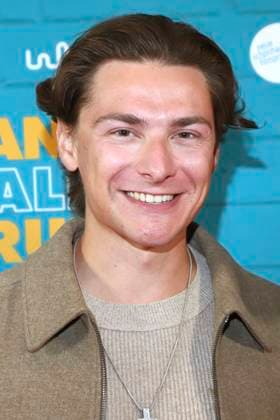 Max Suhr bei der Premiere des Kinofillms Ganzer halber Bruder im Holi Kino. Hamburg, 17.09.2025