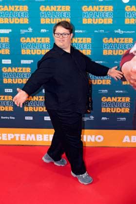 Nico Randel bei der Premiere des Kinofillms Ganzer halber Bruder im Holi Kino. Hamburg, 17.09.2025
