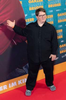 Nico Randel bei der Premiere des Kinofillms Ganzer halber Bruder im Holi Kino. Hamburg, 17.09.2025