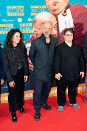 Sesede Terziyan, Neele Buchholz und Nico Randel bei der Premiere des Kinofillms Ganzer halber Bruder im Holi Kino. Hamburg, 17.09.2025