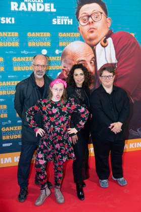 Christoph Maria Herbst, Neele Buchholz, Sesede Terziyan und Nico Randel bei der Premiere des Kinofillms Ganzer halber Bruder im Holi Kino. Hamburg, 17.09.2025