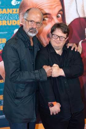 Christoph Maria Herbst und Nico Randel bei der Premiere des Kinofillms Ganzer halber Bruder im Holi Kino. Hamburg, 17.09.2025