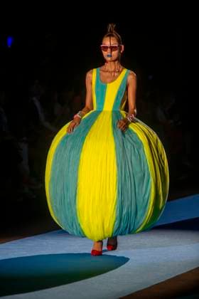 Agatha Ruiz de la Prada, Madrid Fashion Week in Madrid, Spain - 18 Sept 2025 A model walks the runway for Agatha Ruiz de la Prada s Spring Summer 2026 collection during the 40th Mercedes-Benz Fashion Week in Madrid. Madrid Spain Copyright: xLuisxSotox xSOPAxImagesx LSOTOARP11