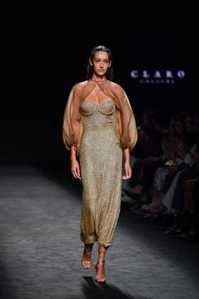 Claro Couture A model walks the runway wearing a design by Claro Couture during Mercedes-Benz Fashion Week de Madrid in IFERMA, 18 de septiembre 2025 Spain Featuring: A model walks the runway wearing a design by Claro Couture during Mercedes-Benz Fashion Week de Madrid in IFERMA, 18 septiembre 2025 Spain Where: Madrid, Spain When: 18 Sep 2025 Credit: Oscar Gonzalez WENN Madrid Spain Copyright: xOscarxGonzalez WENNx wenn40656930 OFA ZOJx wenn40656930