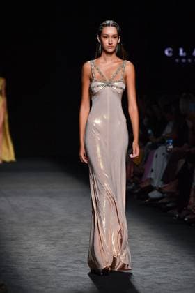 Claro Couture A model walks the runway wearing a design by Claro Couture during Mercedes-Benz Fashion Week de Madrid in IFERMA, 18 de septiembre 2025 Spain Featuring: A model walks the runway wearing a design by Claro Couture during Mercedes-Benz Fashion Week de Madrid in IFERMA, 18 septiembre 2025 Spain Where: Madrid, Spain When: 18 Sep 2025 Credit: Oscar Gonzalez WENN Madrid Spain Copyright: xOscarxGonzalez WENNx wenn40656905 OFA ZOJx wenn40656905