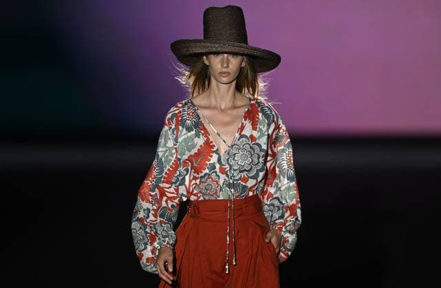 Madrid Fashion Week, The Label Edition Modenschau Mercedes Benz Madrid Fashion Week MADRID, SPAIN - SEPTEMBER 17: A model presents a creation from The Lebel Edition 2026 spring-summer collection during the Mercedes Benz Fashion Week at IFEMA in Madrid, Spain, on September 17, 2025. Burak Akbulut Anadolu Madrid Spain. Editorial use only. Please get in touch for any other usage.  Copyright: x2025xAnadoluxBurakxAkbulutx