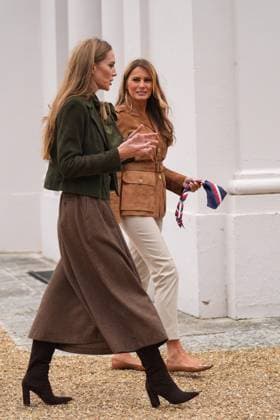. 18 09 2025. Windsor, United Kingdom. First Lady Melania Trump and Kate Middleton, the Princess of Wales, meet members of the Scouts Squirrels programme in Frogmore Gardens in Windsor on day two of the State Visit to the United Kingdom.  xPoolx xi-Imagesx IIM-26240-0139