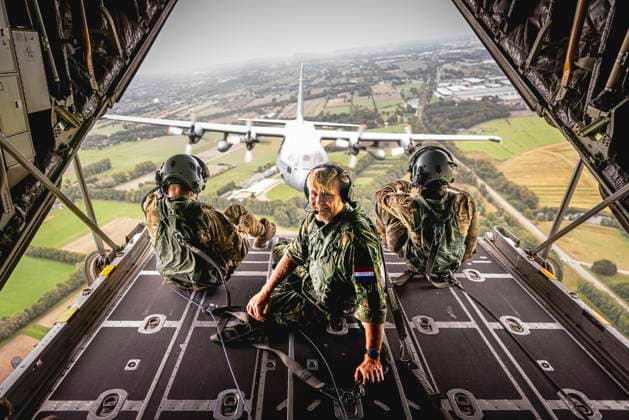 Bilder des Jahres 2025, Entertainment 09 September 18-09-2025 Eindhoven King Willem-Alexander visited the international airborne exercise Falcon Leap at Eindhoven Air Base. Â  Copyright: xPPEx