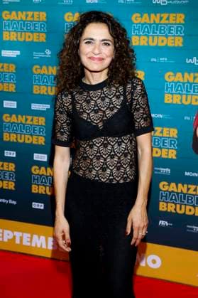 abb Sesede Terziyan zu Gast auf der Premierentour zum Film Ganzer halber Bruder im Holi Kino am 17.09.2025 in Hamburg